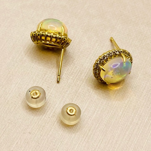 EUC 18k Yellow Gold Oval Opal Stud Earrings w/ Diamond Halo - Picture 11 of 15